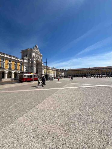 Image of the main square in Lisbon